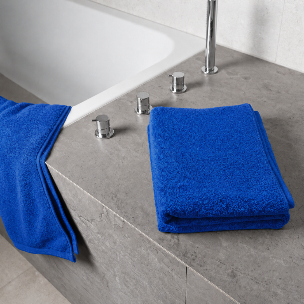 Vannas dvielis „Dark blue towel“, 70x140 cm. Karaliski zils salocīts dvielis Vannas dvielis „Dark blue towel“, 70x140 cm. Karaliski zils salocīts dvielis