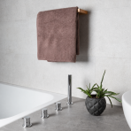 Vannas dvielis „Light Brown towel“, 70x140 cm. Salocīts dvielis pelēcīgi brūnā tonī Vannas dvielis „Light Brown towel“, 70x140 cm. Salocīts dvielis pelēcīgi brūnā tonī